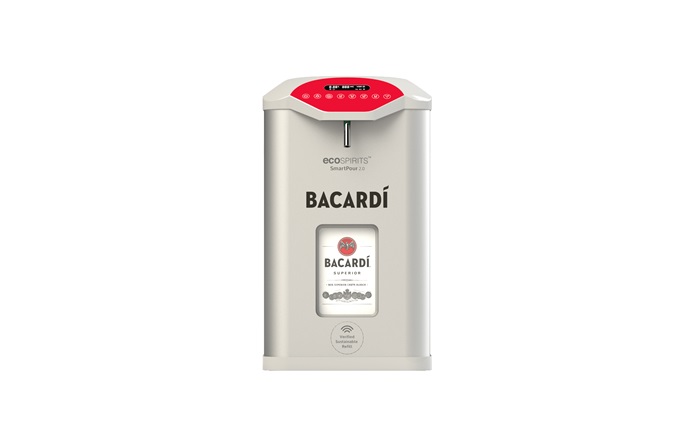 Utilizing an ecoTOTE replaces approximately four bottles of BACARD Superior rum and each one can be